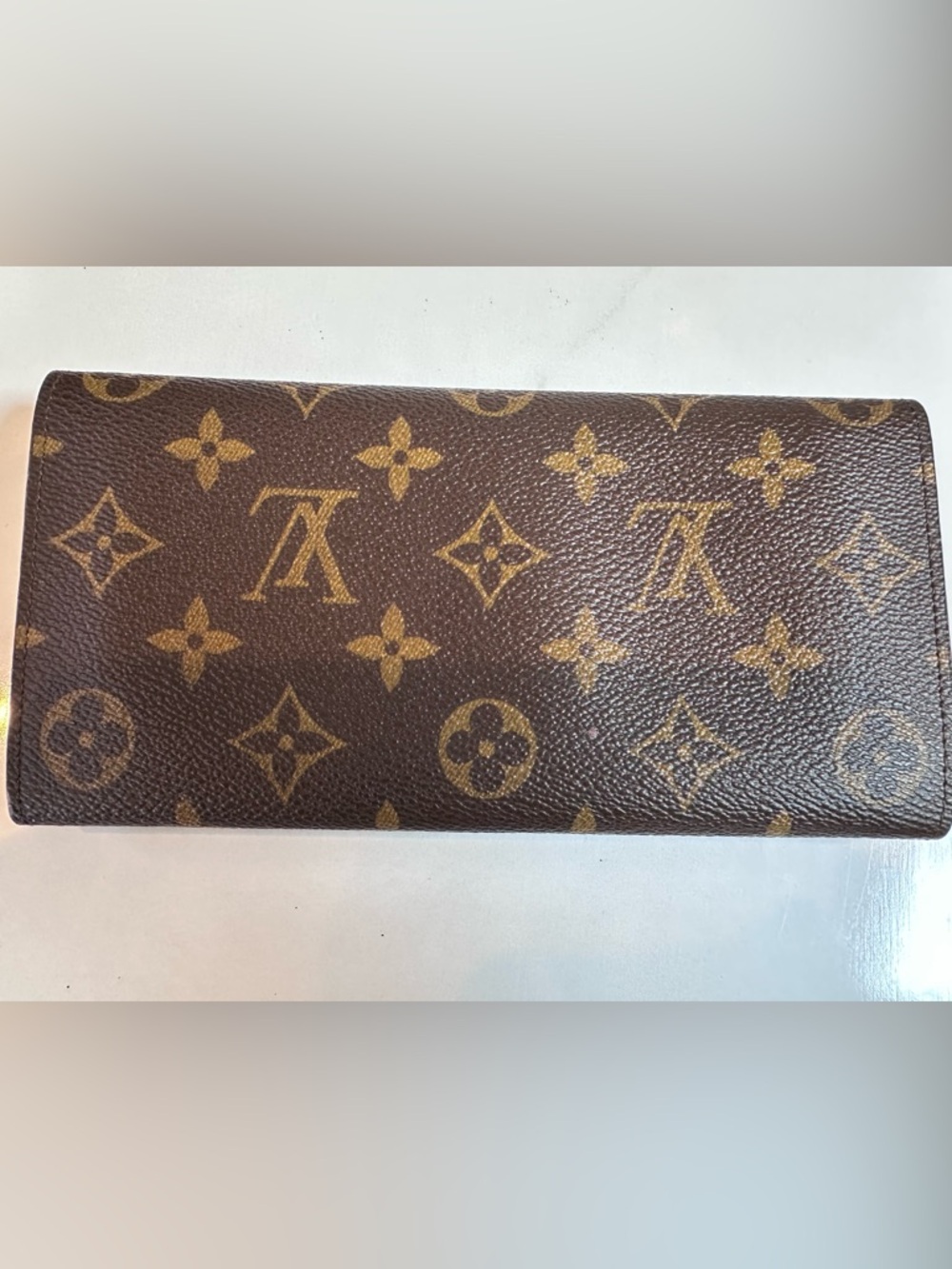 Louis Vuitton Monogram Canvas
Sarah Wallet - Picture 2 of 12